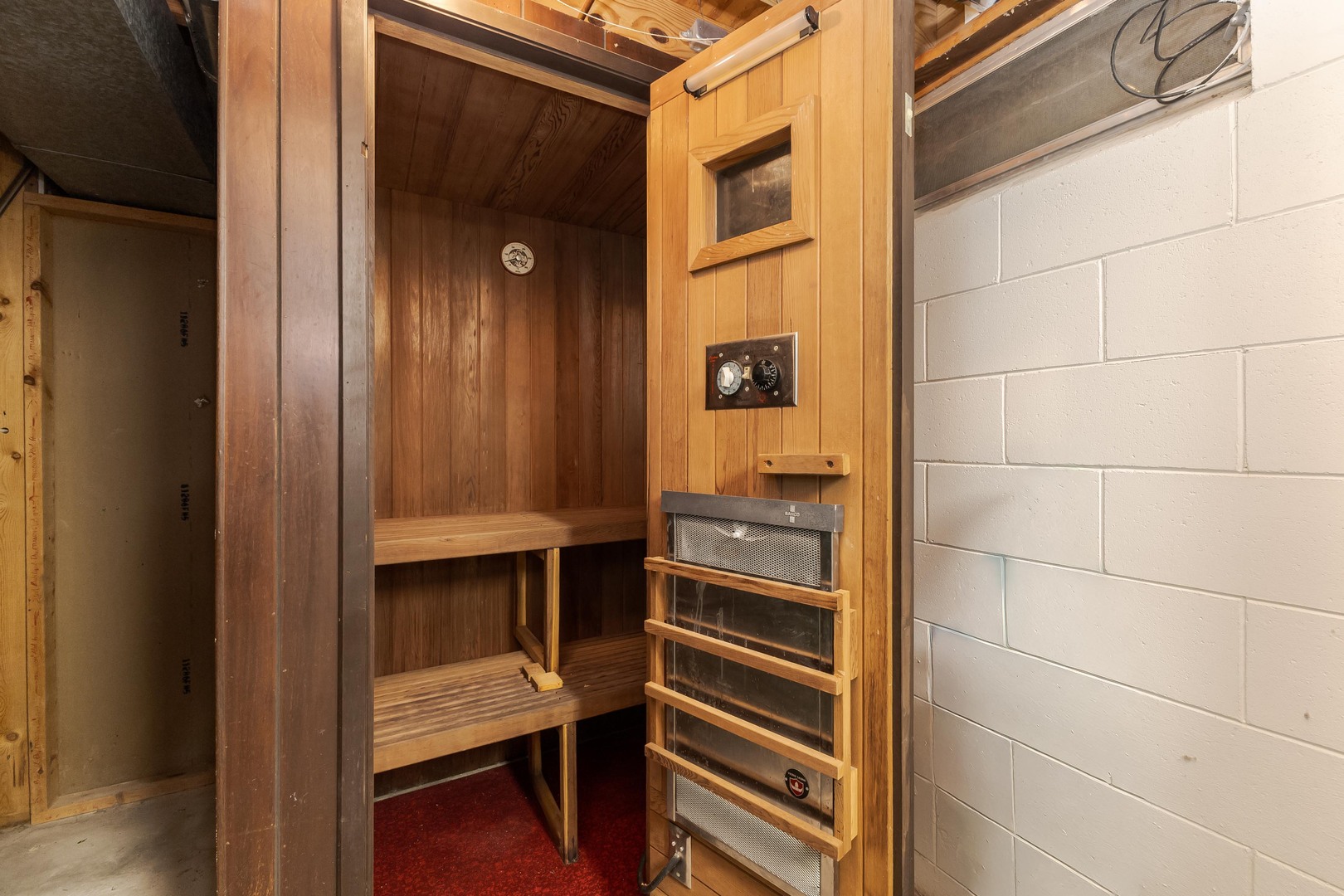 207 Hampton Drive, Bloomington, IL 61704