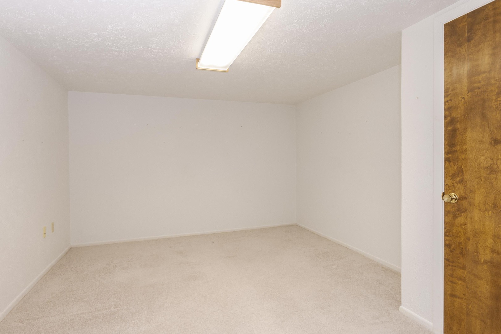 207 Hampton Drive, Bloomington, IL 61704