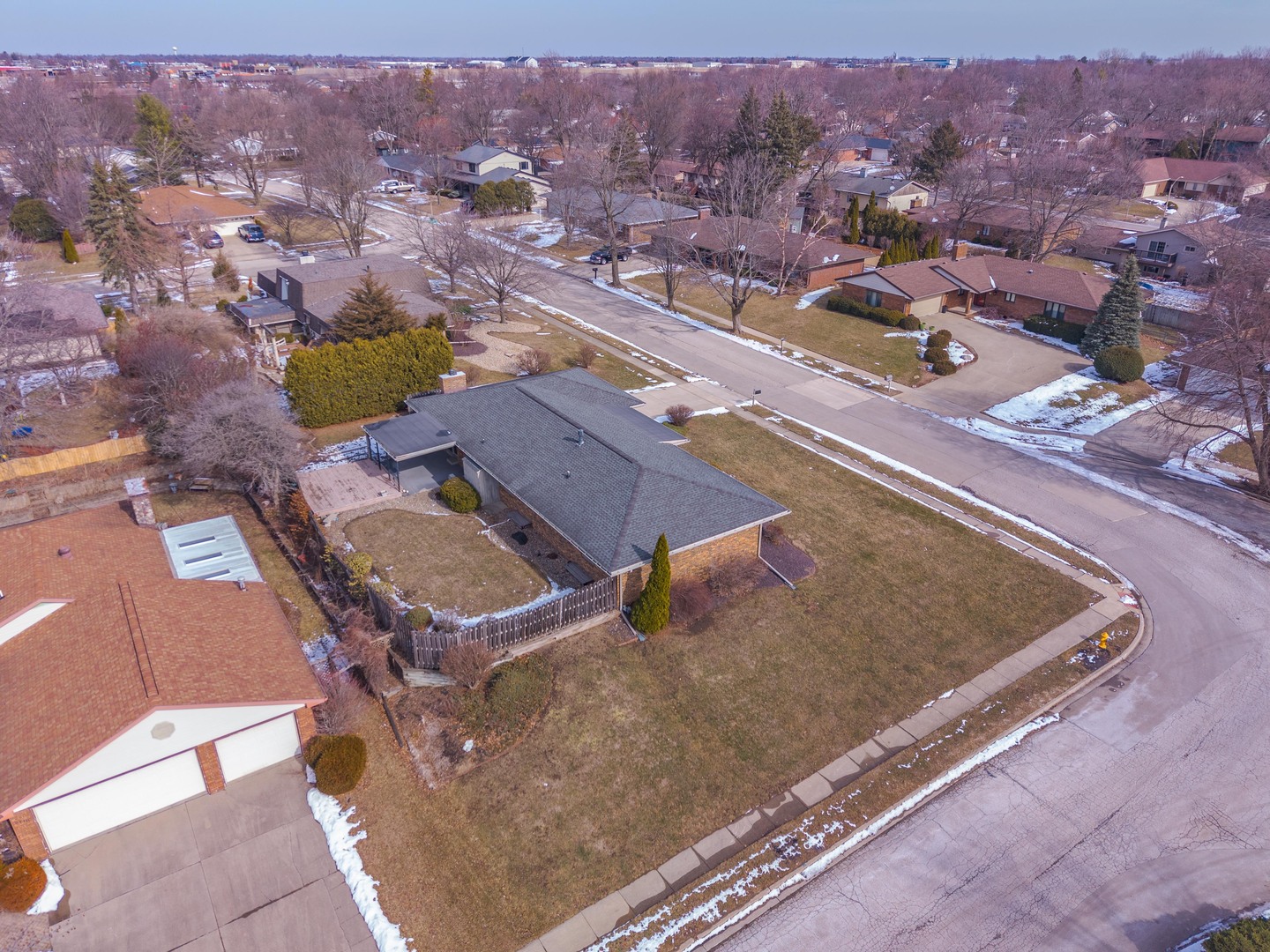 207 Hampton Drive, Bloomington, IL 61704