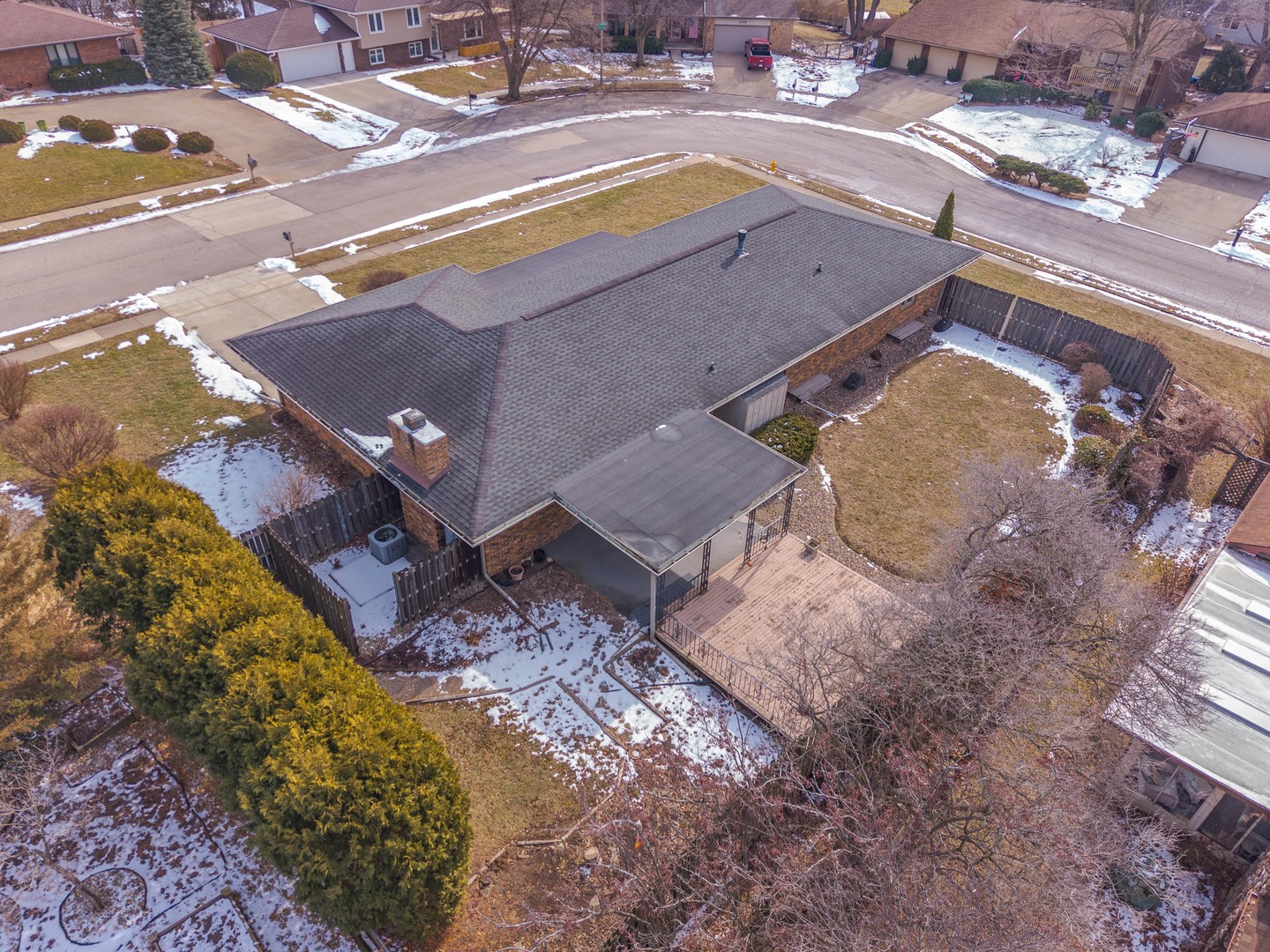 207 Hampton Drive, Bloomington, IL 61704