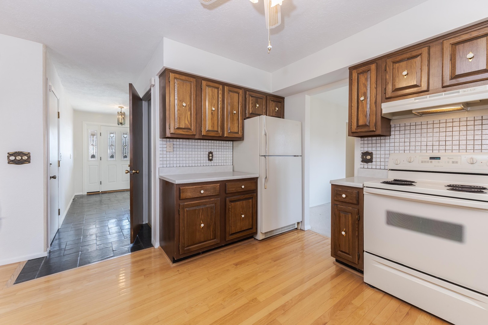 207 Hampton Drive, Bloomington, IL 61704