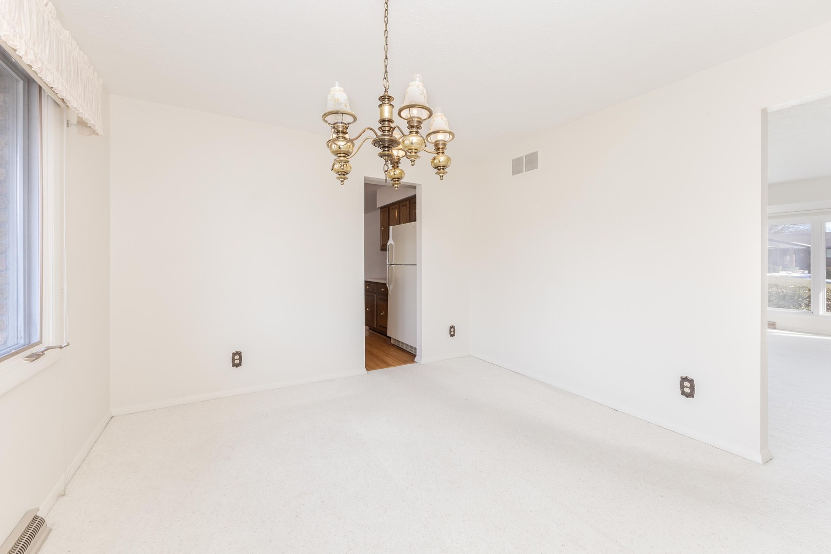 207 Hampton Drive, Bloomington, IL 61704