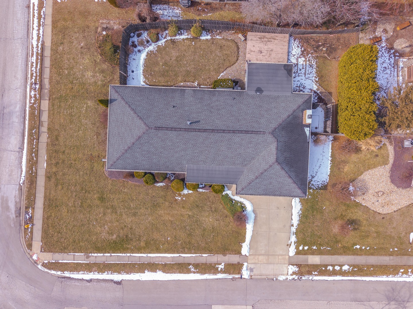 207 Hampton Drive, Bloomington, IL 61704