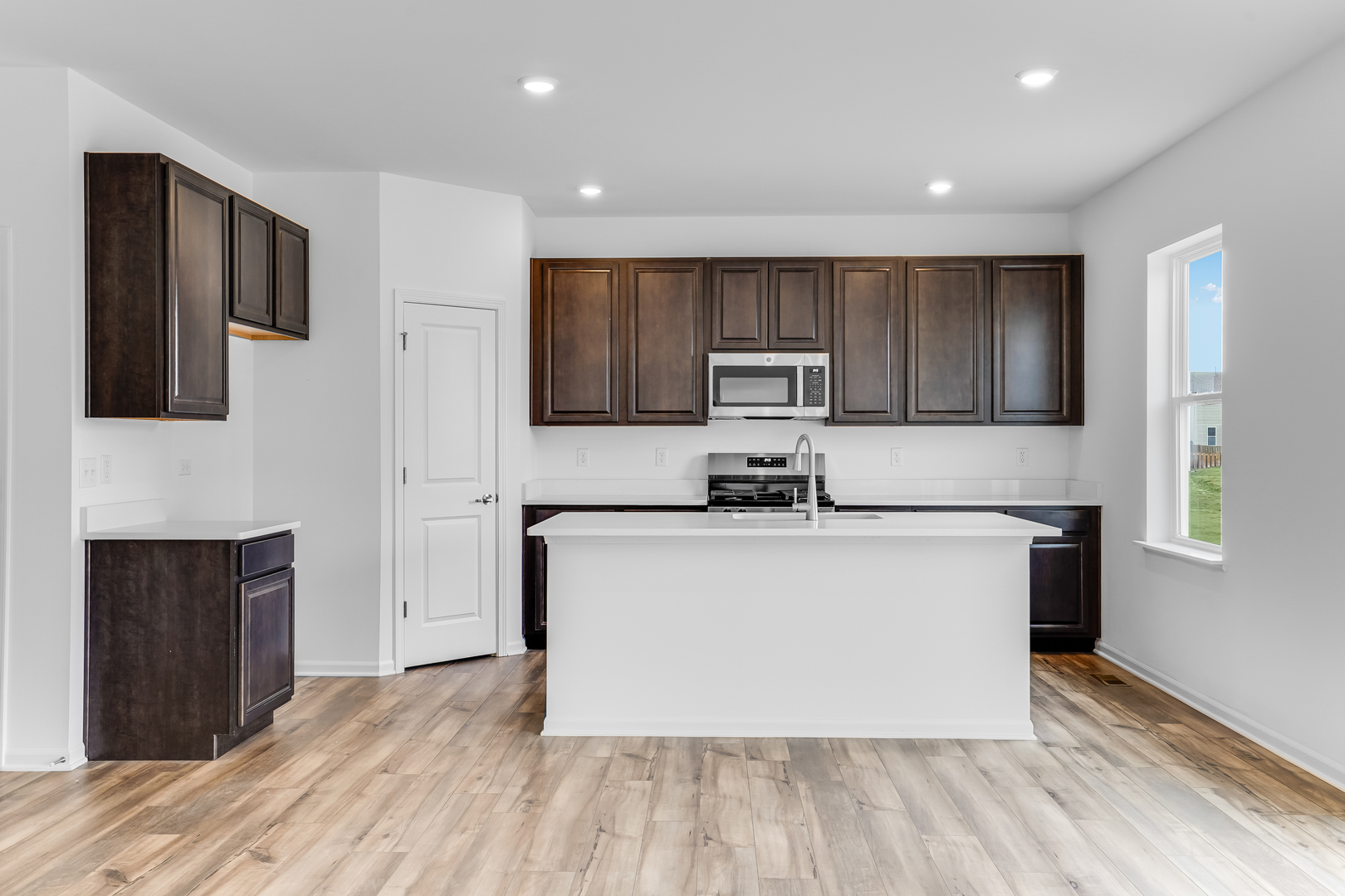 311 Twinleaf Trail, Yorkville, IL 60560