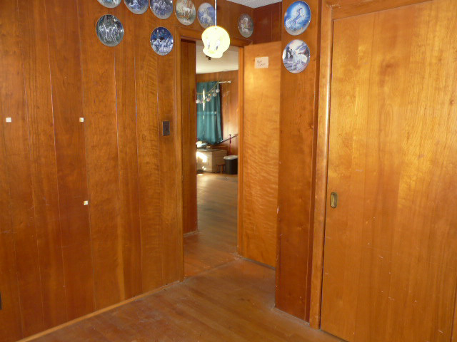 8 Cross Street, Fox Lake, IL 60020