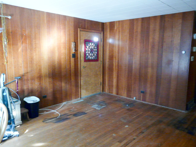 8 Cross Street, Fox Lake, IL 60020