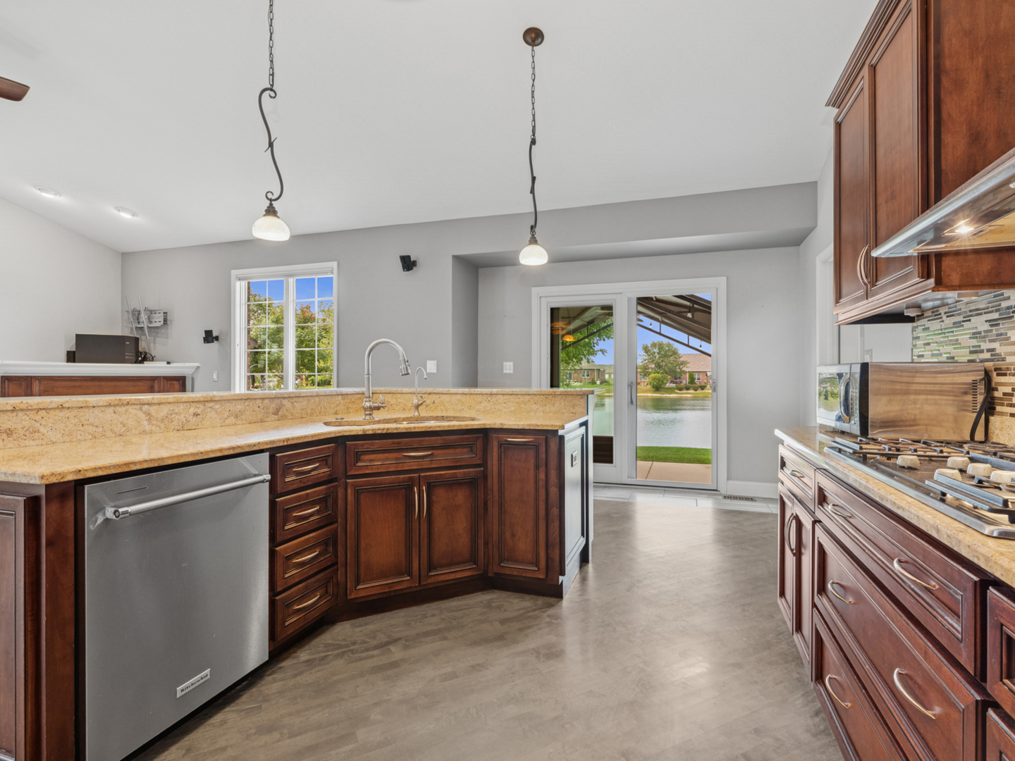 13828 W Crescenzo Drive, Manhattan, IL 60442