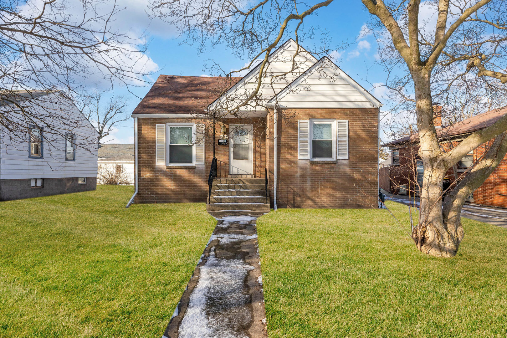 18052 Wentworth Avenue, Lansing, IL 60438