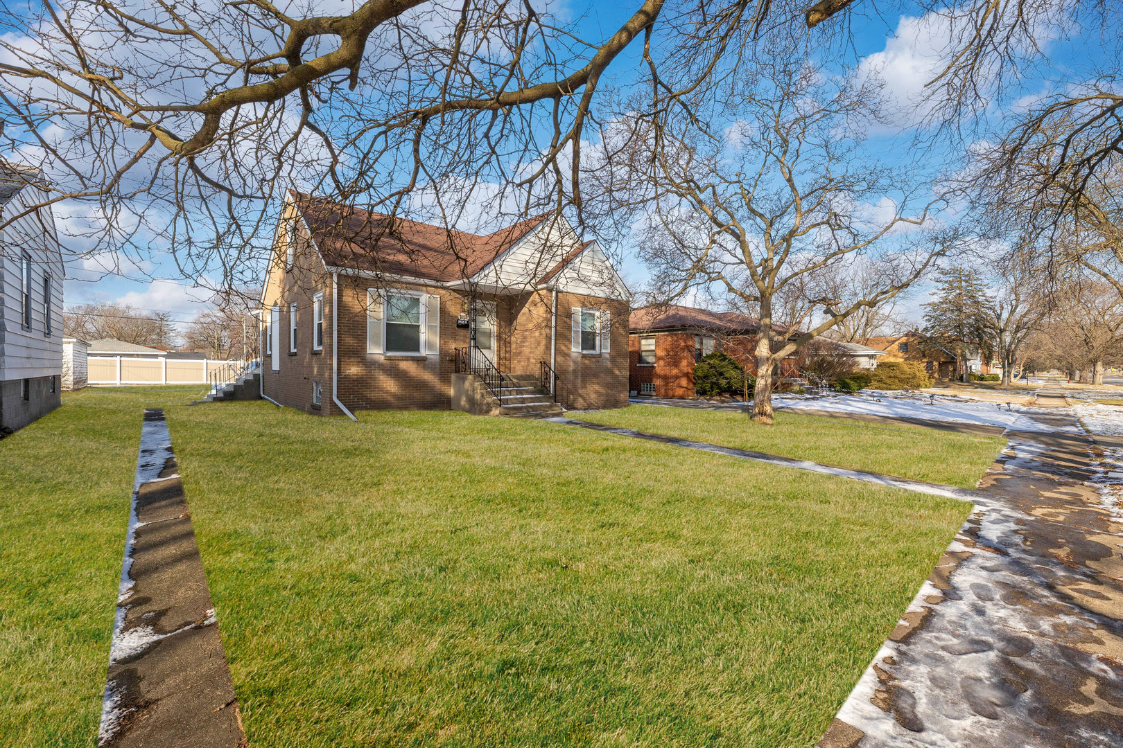 18052 Wentworth Avenue, Lansing, IL 60438