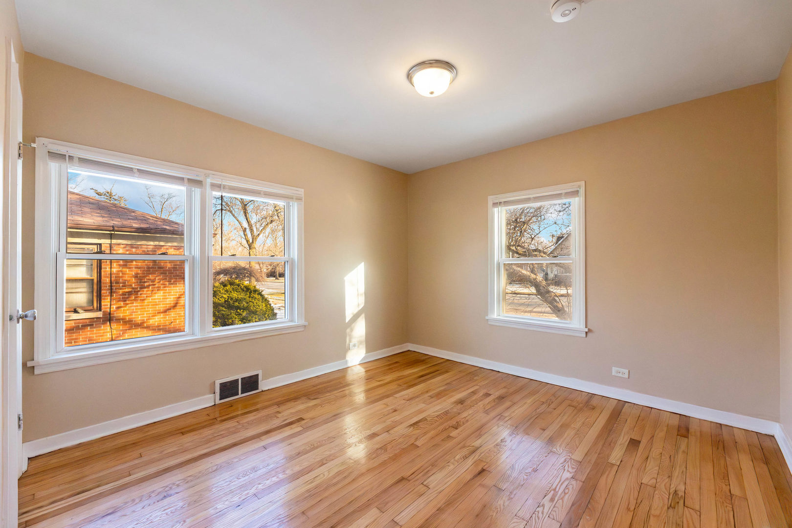 18052 Wentworth Avenue, Lansing, IL 60438