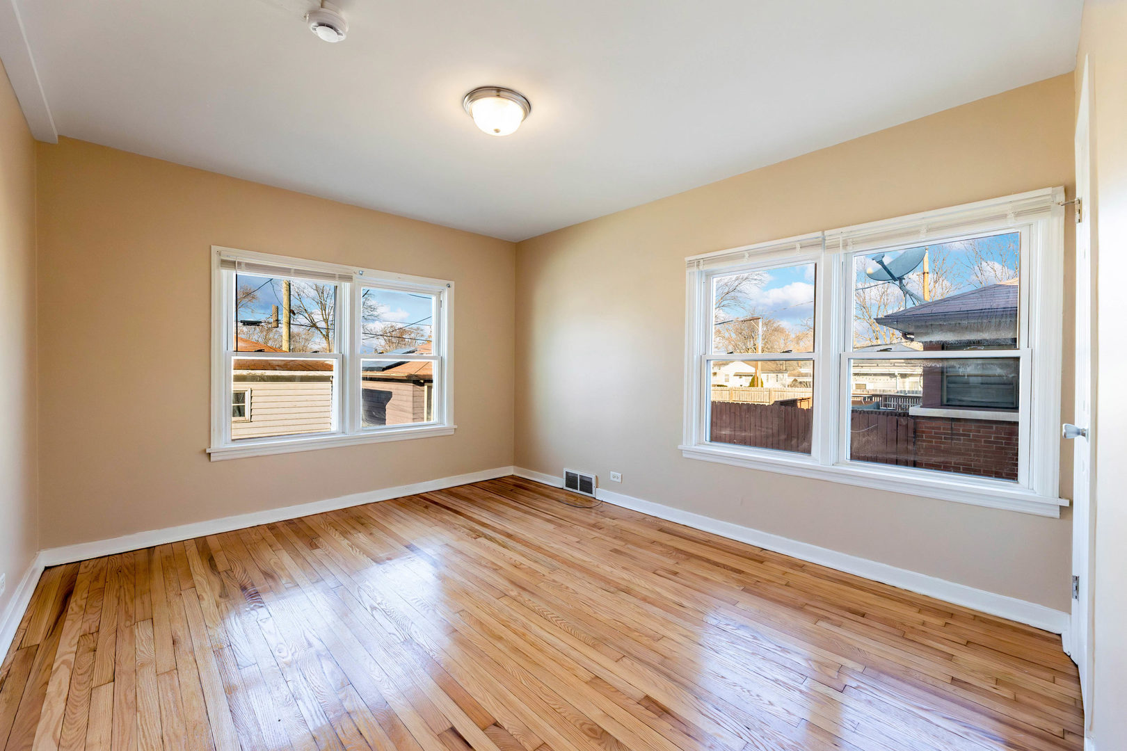 18052 Wentworth Avenue, Lansing, IL 60438