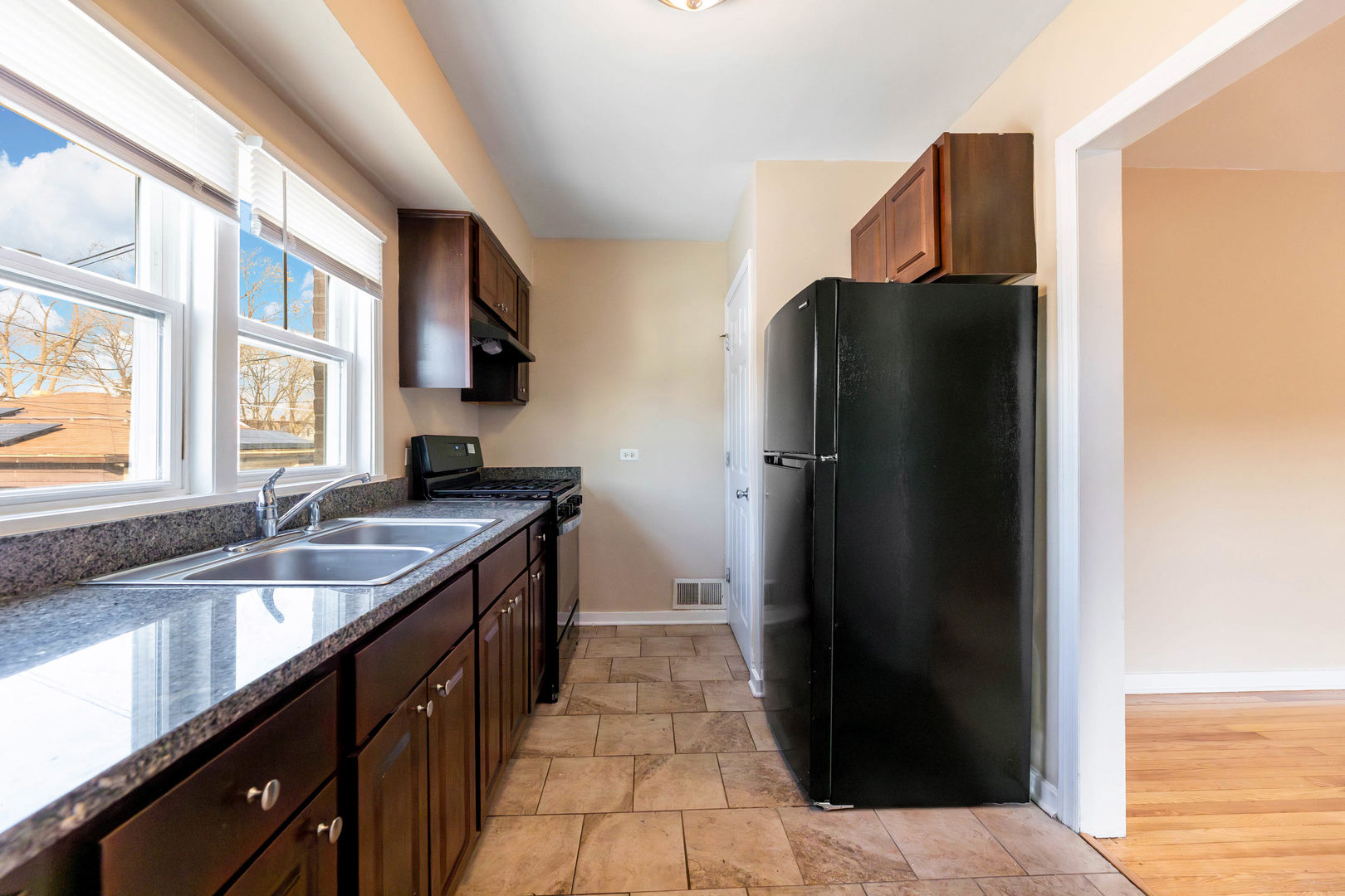 18052 Wentworth Avenue, Lansing, IL 60438