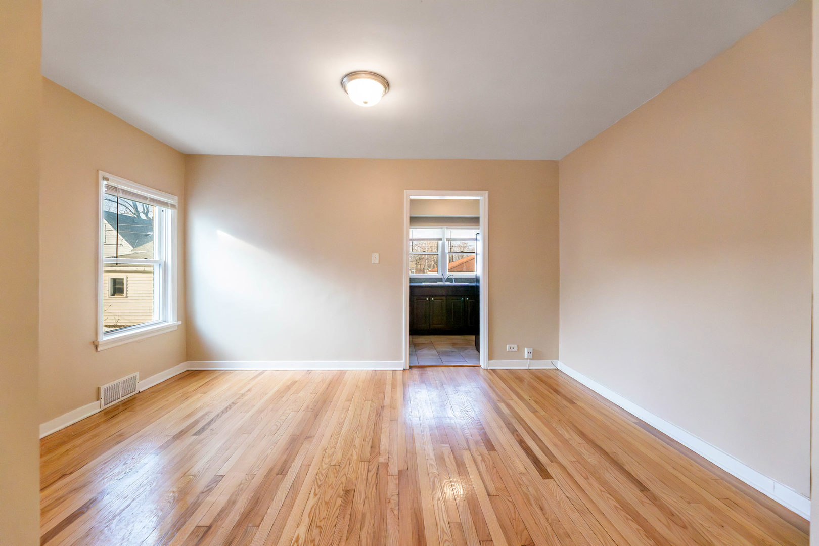 18052 Wentworth Avenue, Lansing, IL 60438