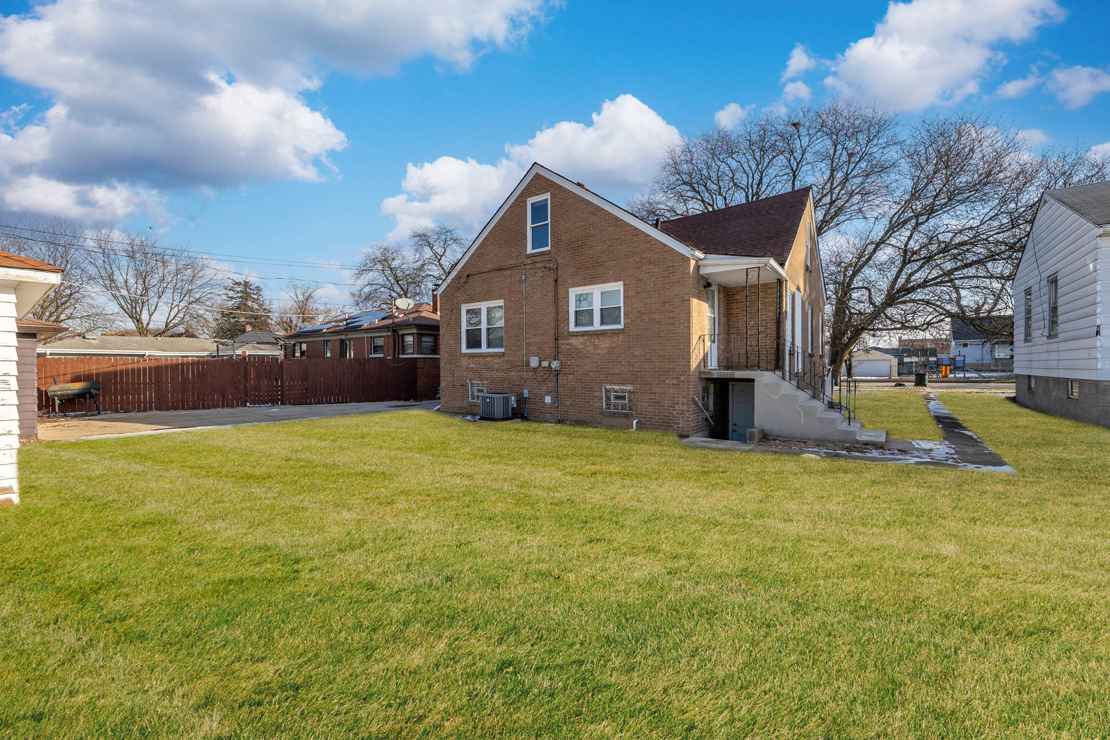 18052 Wentworth Avenue, Lansing, IL 60438