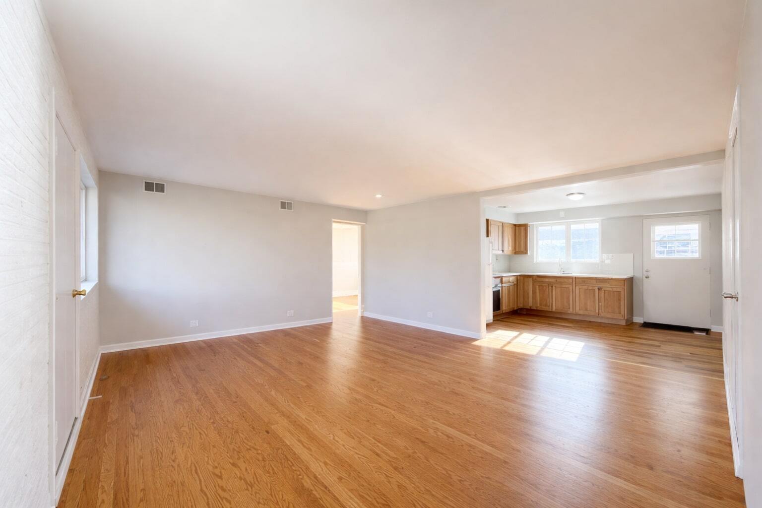 10 Garden Drive #8, La Grange Park, IL 60526