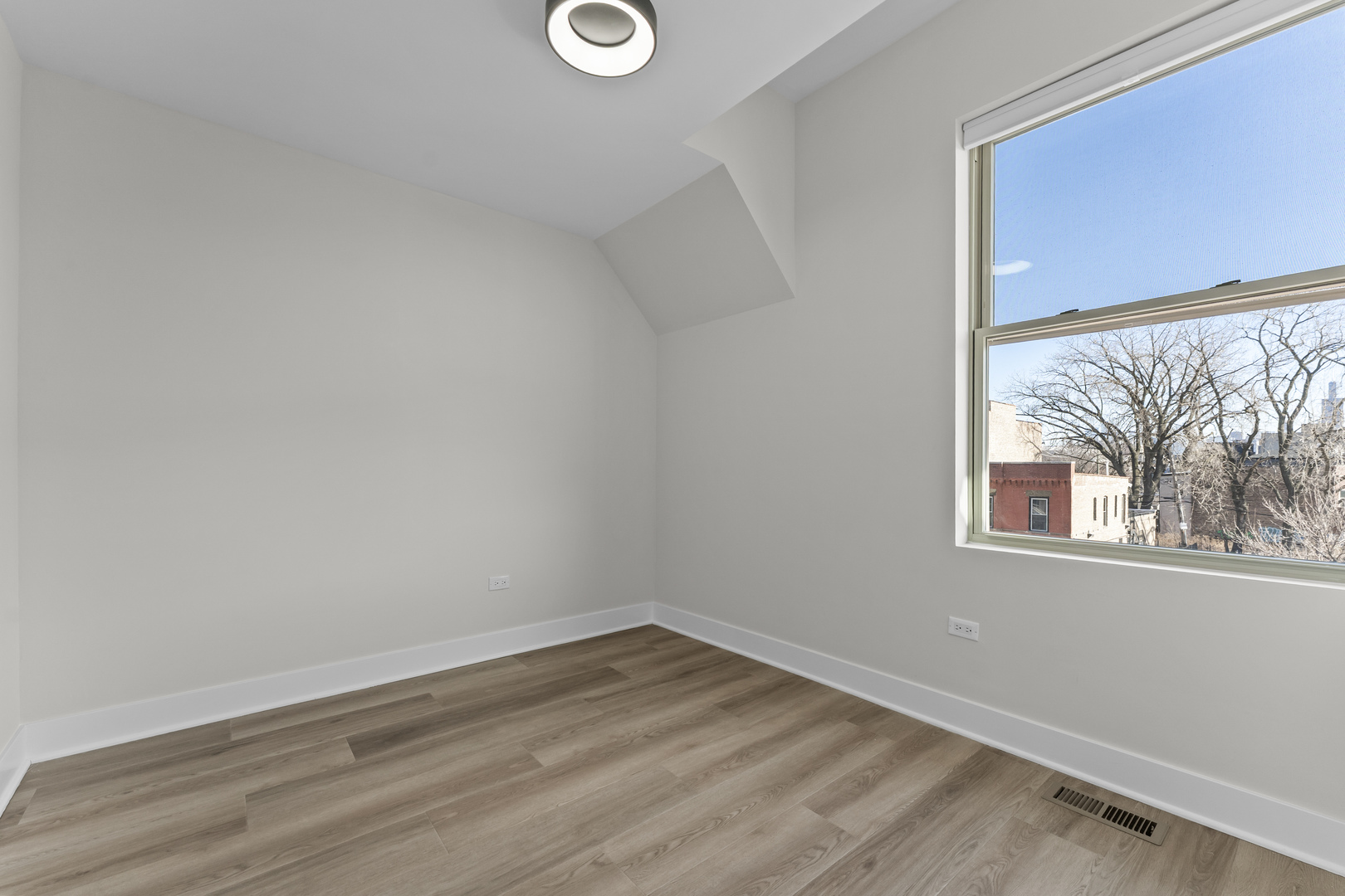 222 S Western Avenue #B, Chicago, IL 60612