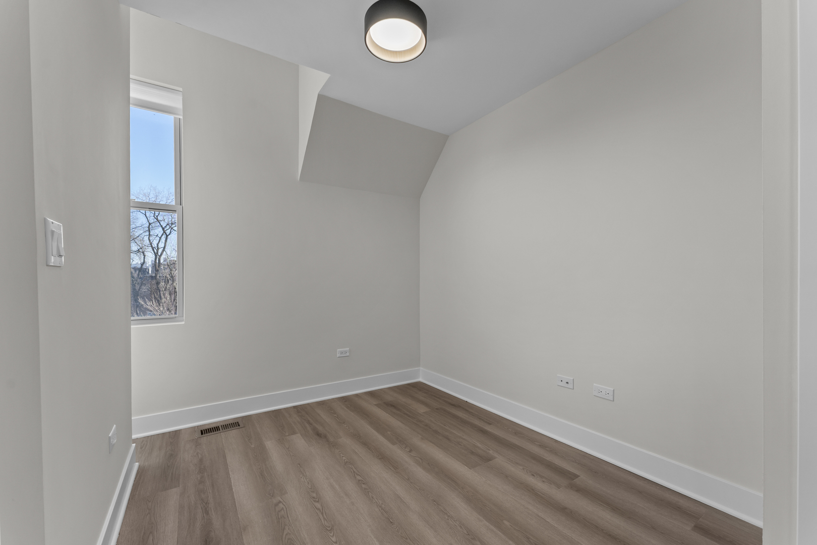 222 S Western Avenue #B, Chicago, IL 60612