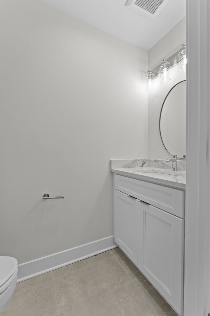 222 S Western Avenue #B, Chicago, IL 60612