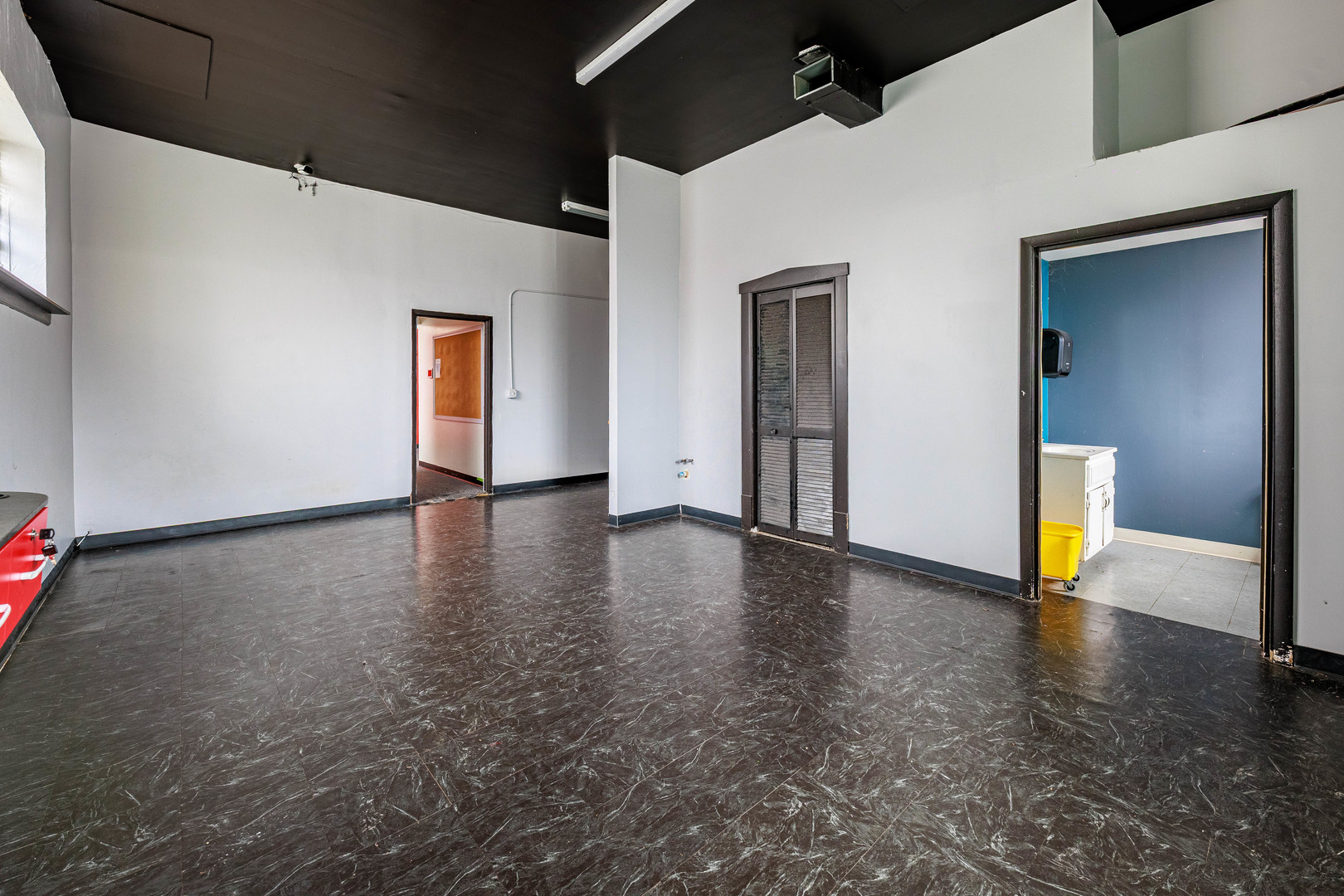 6830-6832 Cermak Road, Berwyn, IL 60402