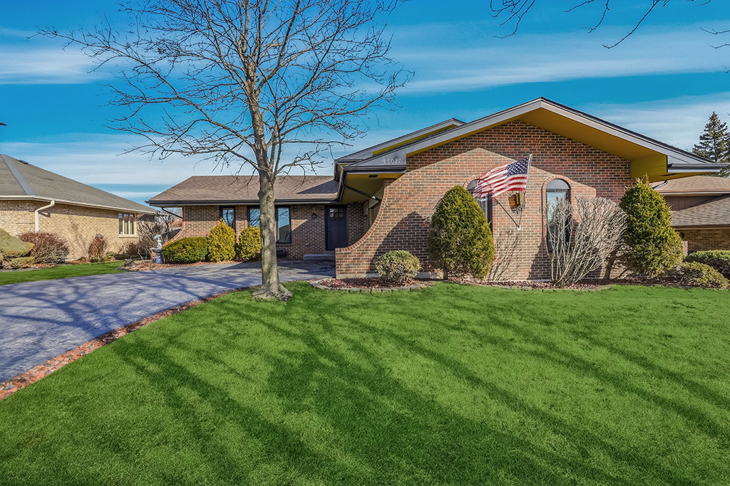 16027 91st Avenue, Orland Hills, IL 60487