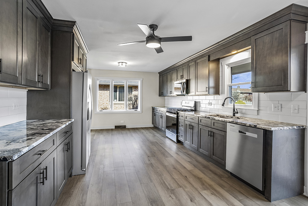 16027 91st Avenue, Orland Hills, IL 60487