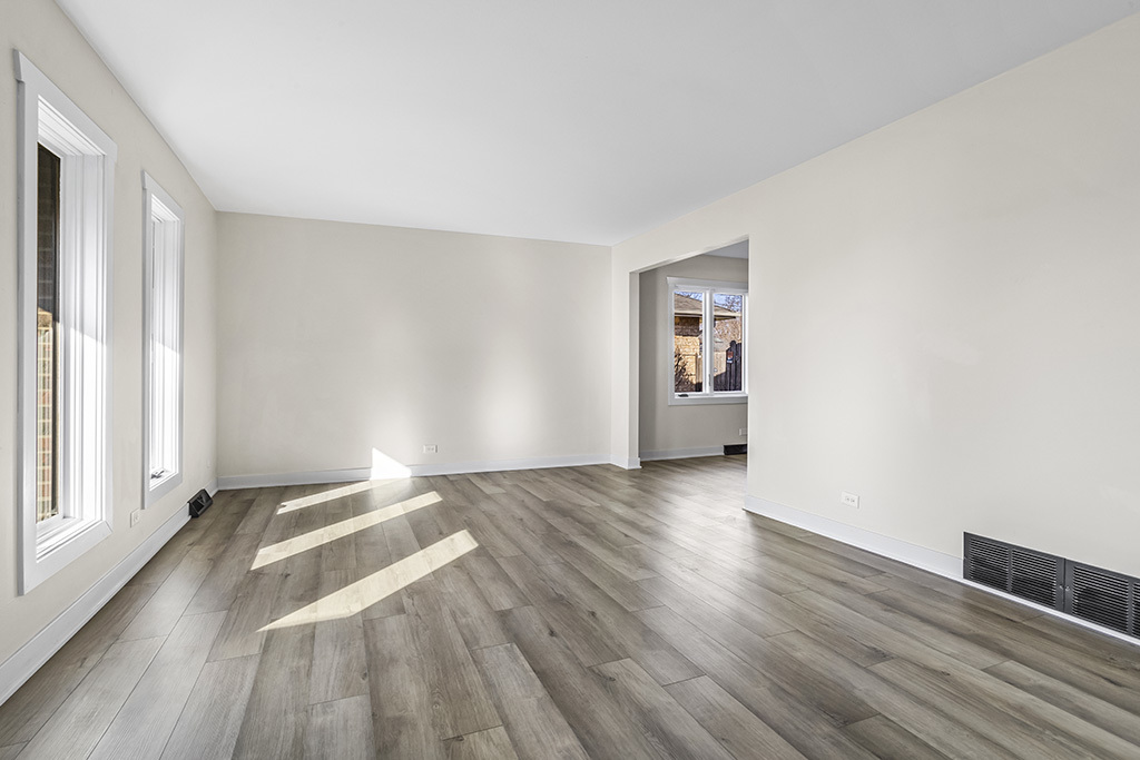 16027 91st Avenue, Orland Hills, IL 60487