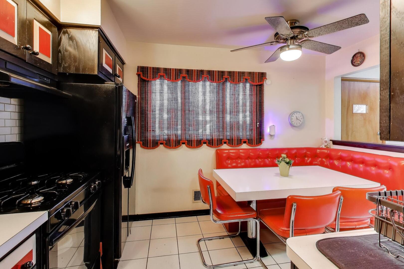 9012 S 50th Avenue, Oak Lawn, IL 60453