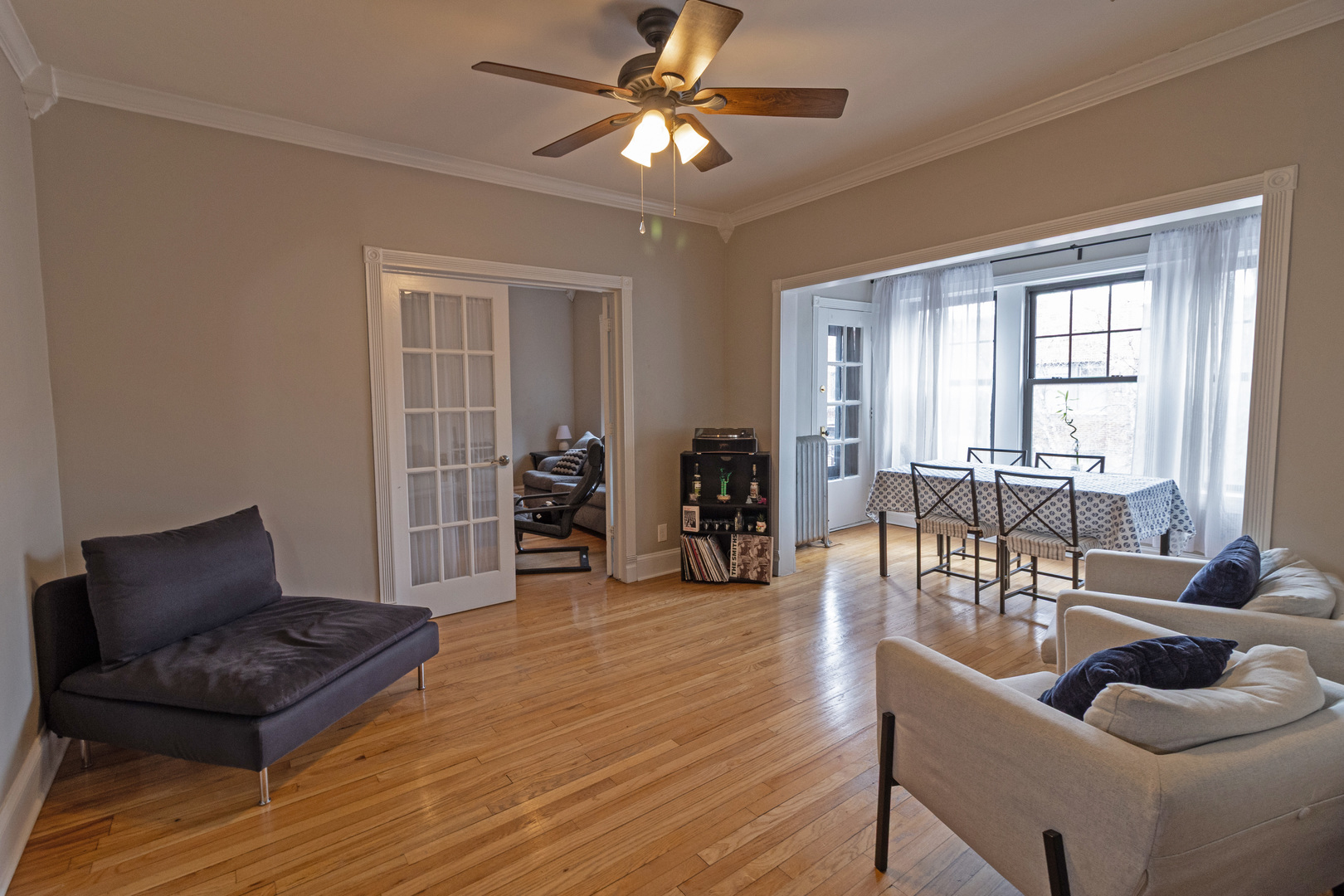 643 Garfield Street #3, Oak Park, IL 60304