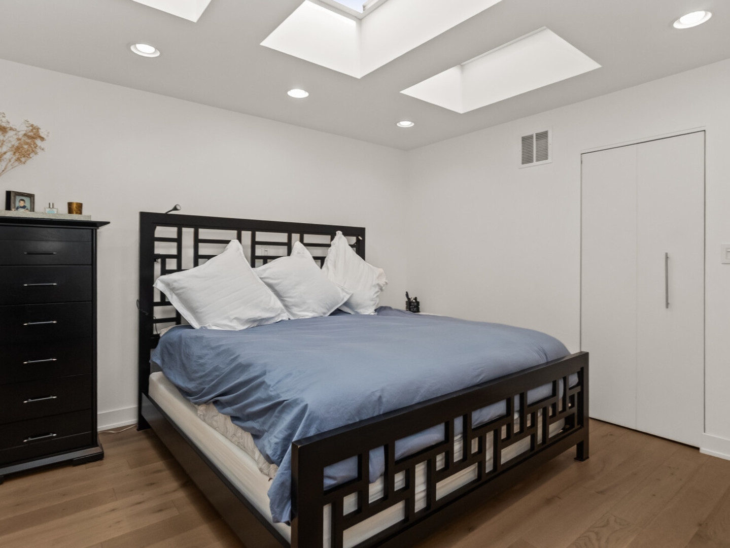 1645 W School Street #409, Chicago, IL 60657