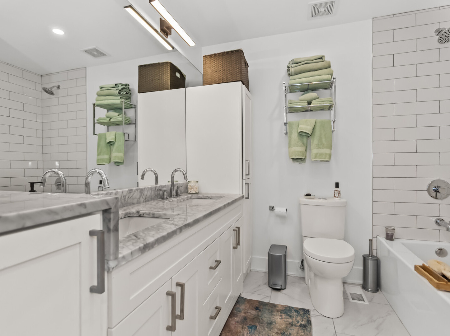 1645 W School Street #409, Chicago, IL 60657