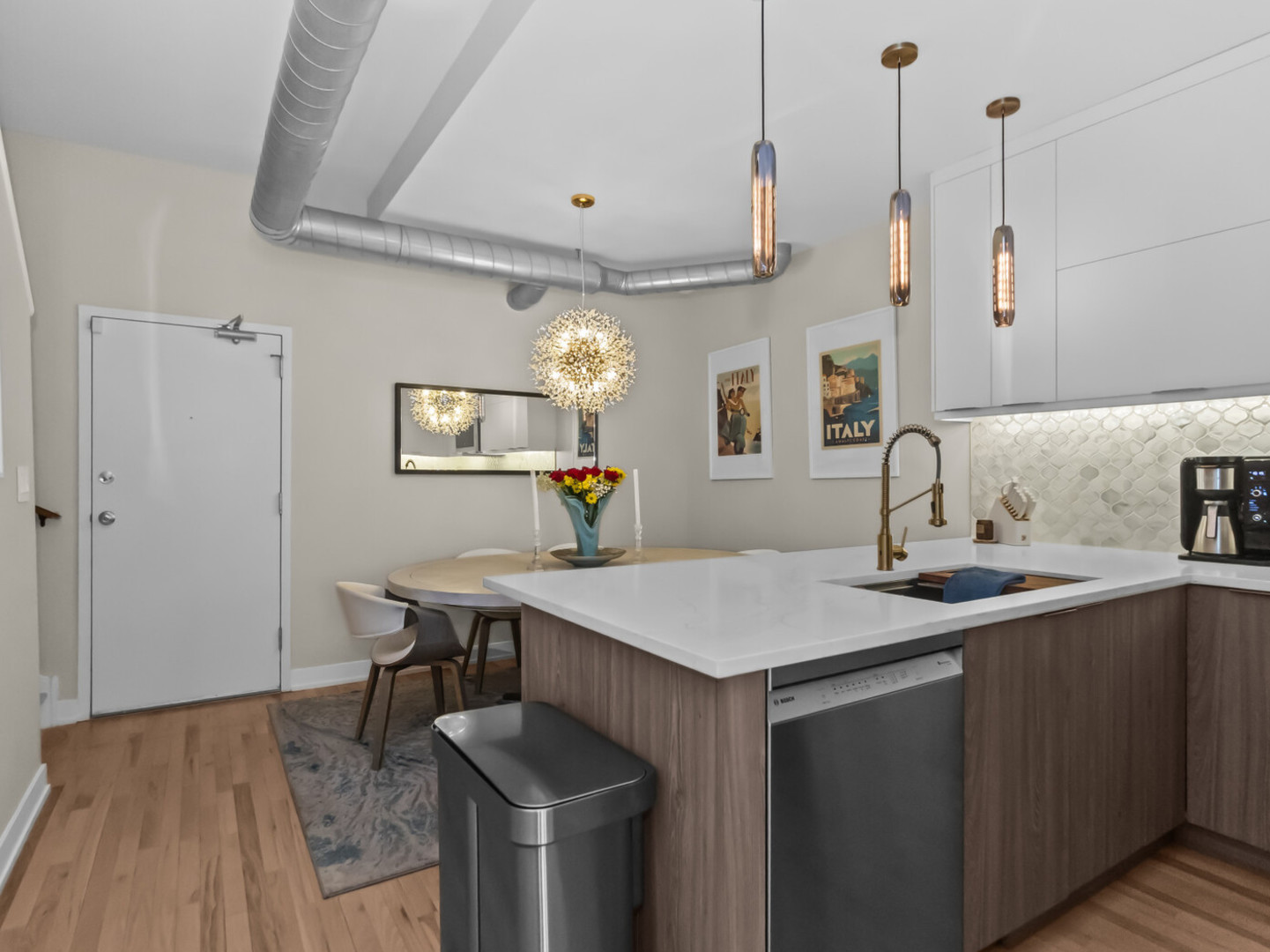 1645 W School Street #409, Chicago, IL 60657