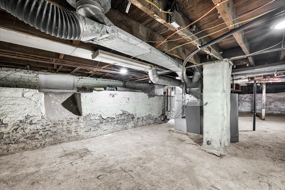 814 W Mill Street, Bloomington, IL 61701