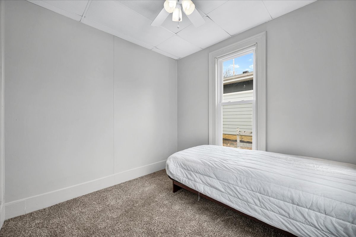 814 W Mill Street, Bloomington, IL 61701