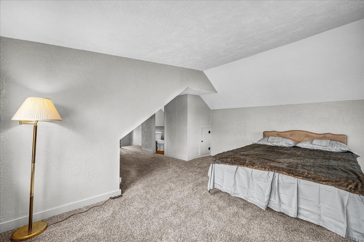 814 W Mill Street, Bloomington, IL 61701