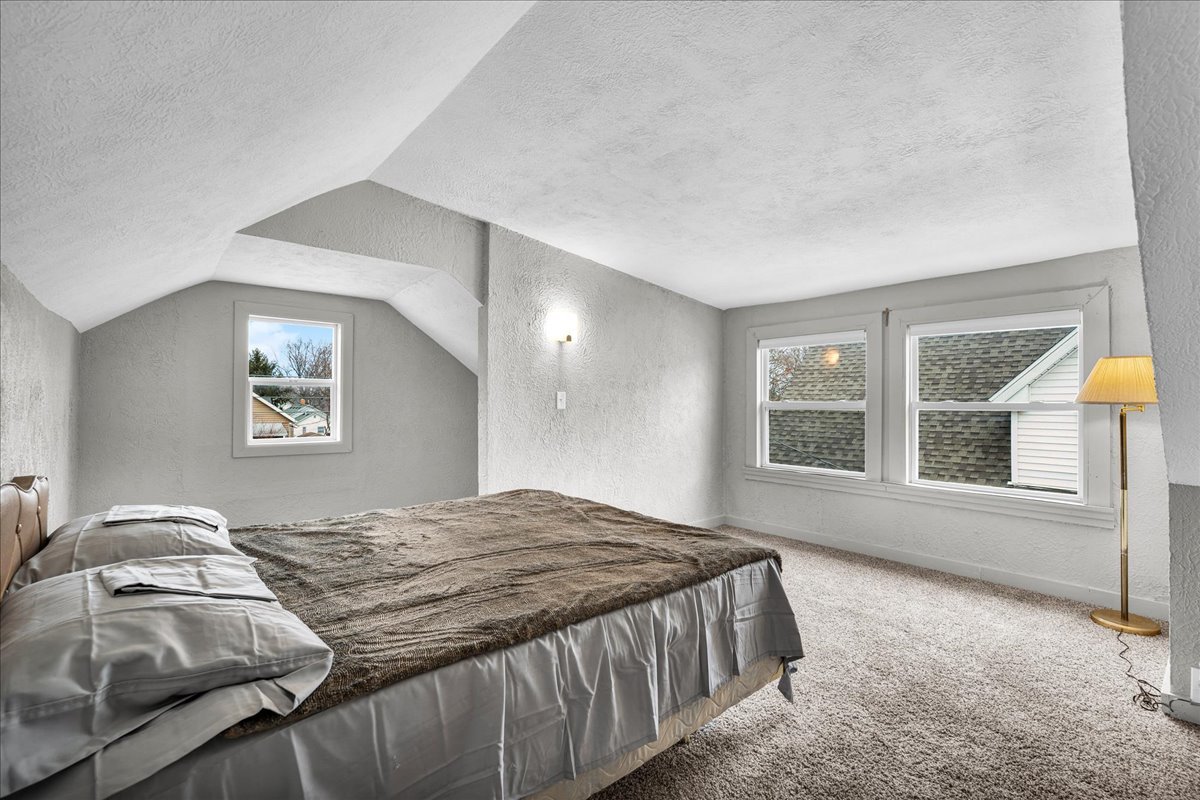 814 W Mill Street, Bloomington, IL 61701