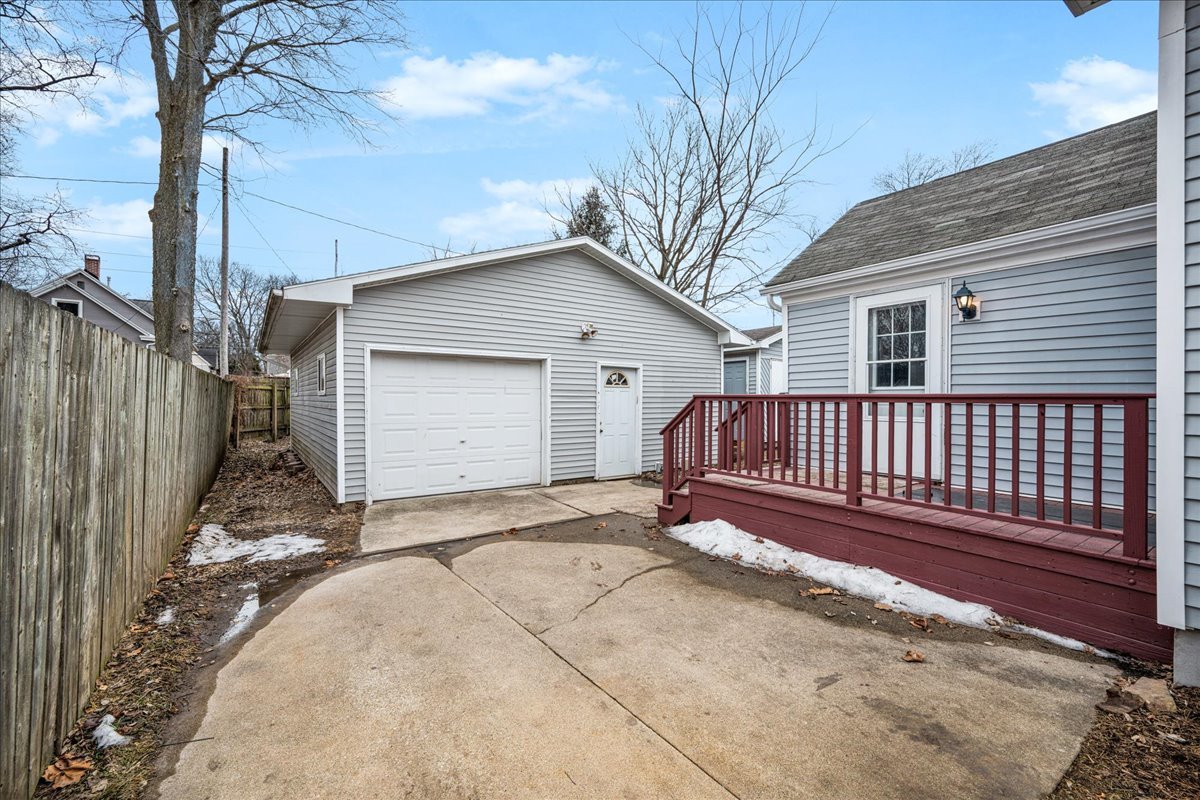 814 W Mill Street, Bloomington, IL 61701