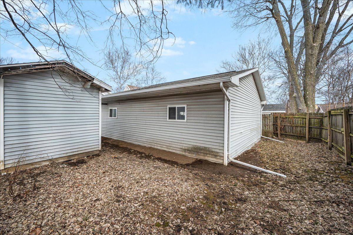 814 W Mill Street, Bloomington, IL 61701