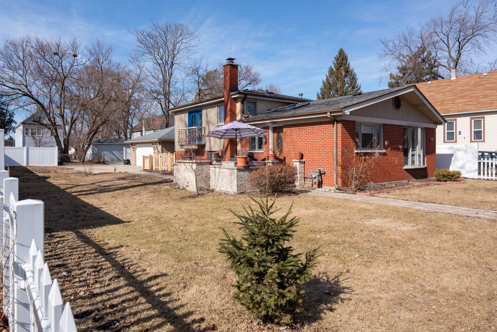 1864 Illinois Street, Des Plaines, IL 60018