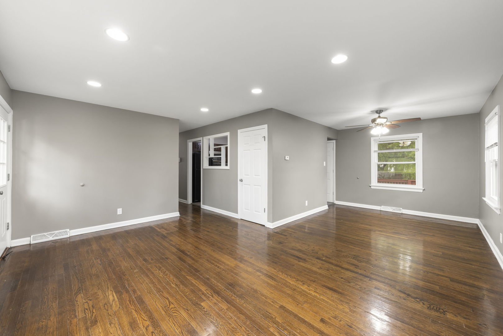 815 W 187th Street, Glenwood, IL 60425