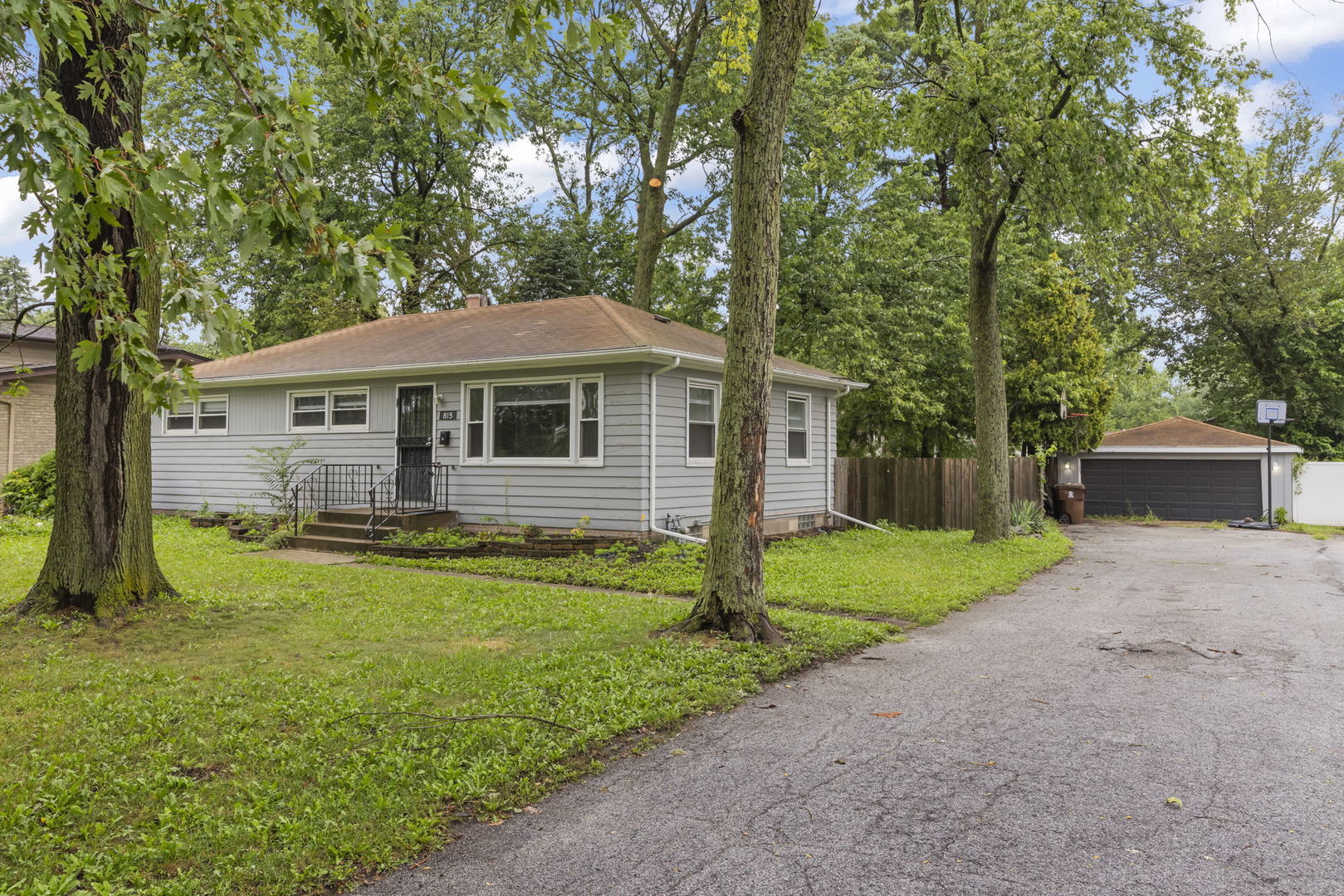 815 W 187th Street, Glenwood, IL 60425