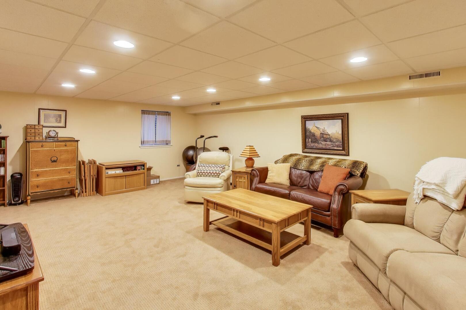 735 Garfield Avenue #735, Libertyville, IL 60048