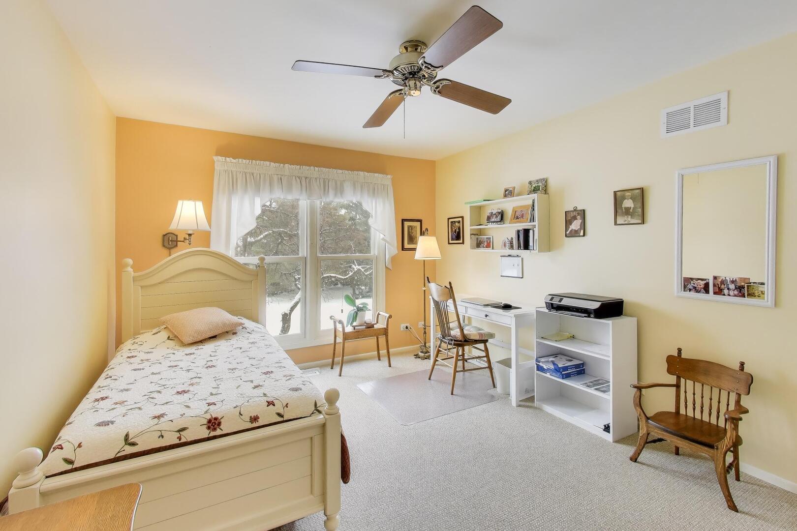 735 Garfield Avenue #735, Libertyville, IL 60048