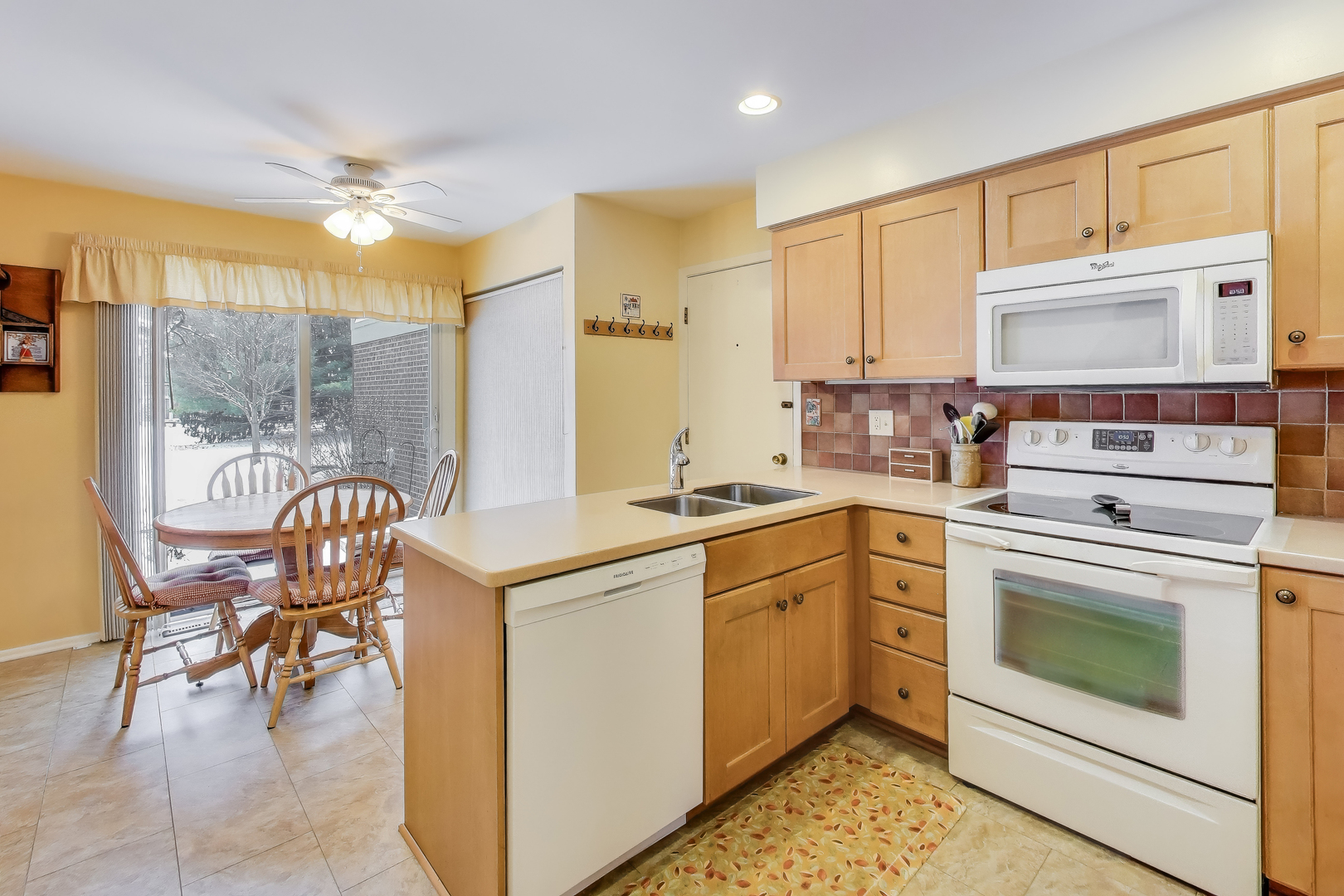 735 Garfield Avenue #735, Libertyville, IL 60048