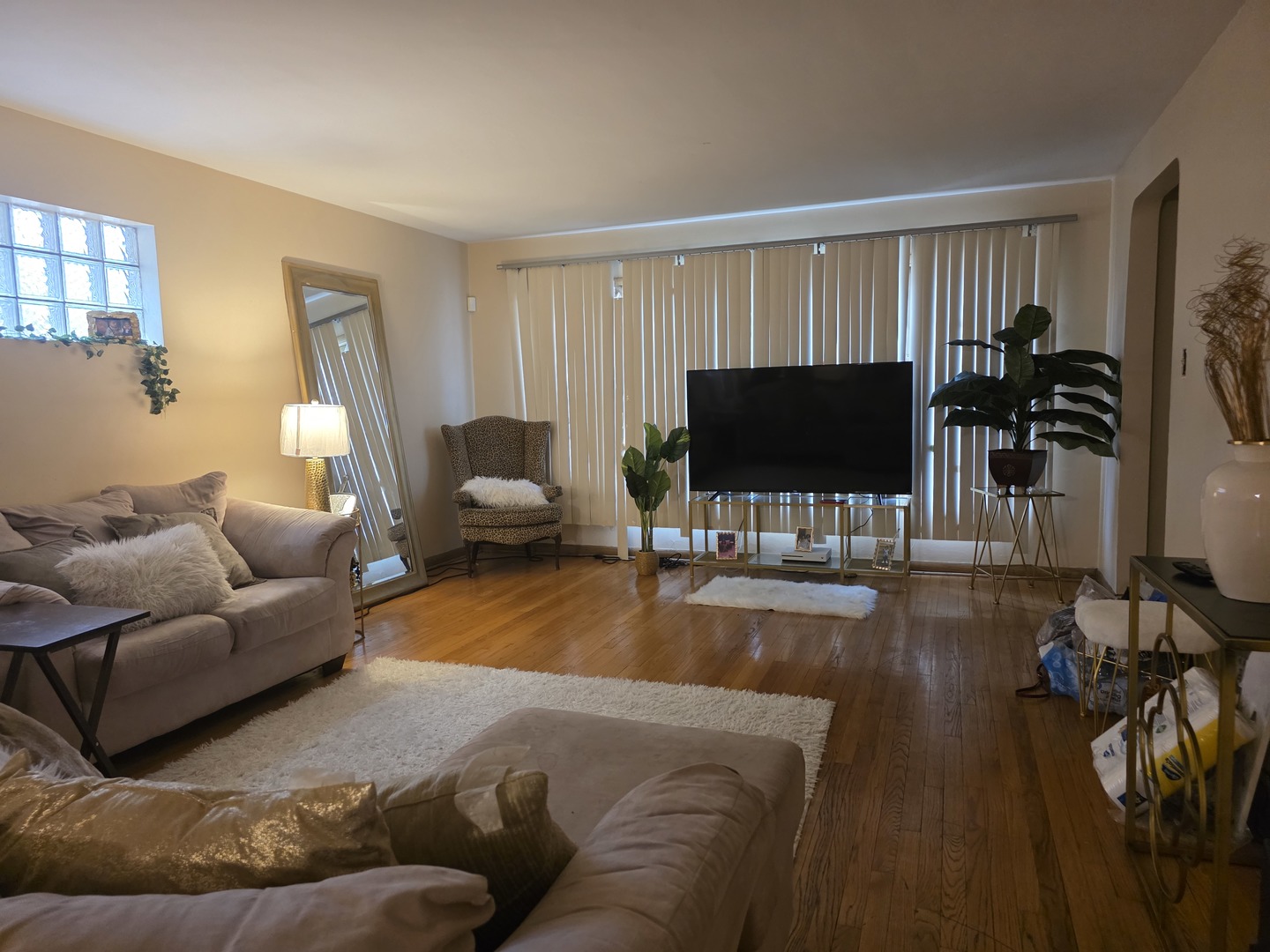 7942 S Yates Avenue, Chicago, IL 60617