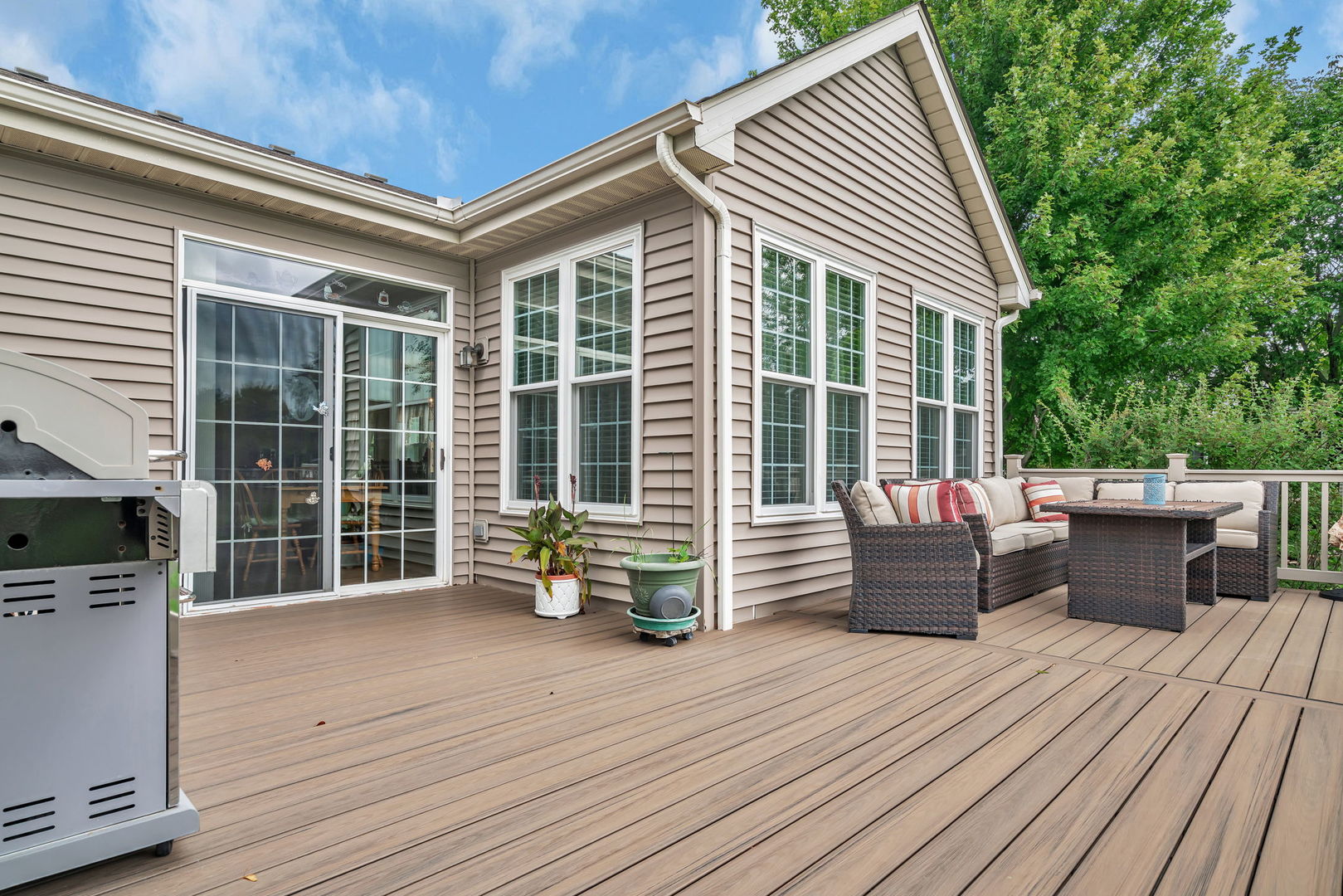 21201 Lily Lake Lane, Crest Hill, IL 60403