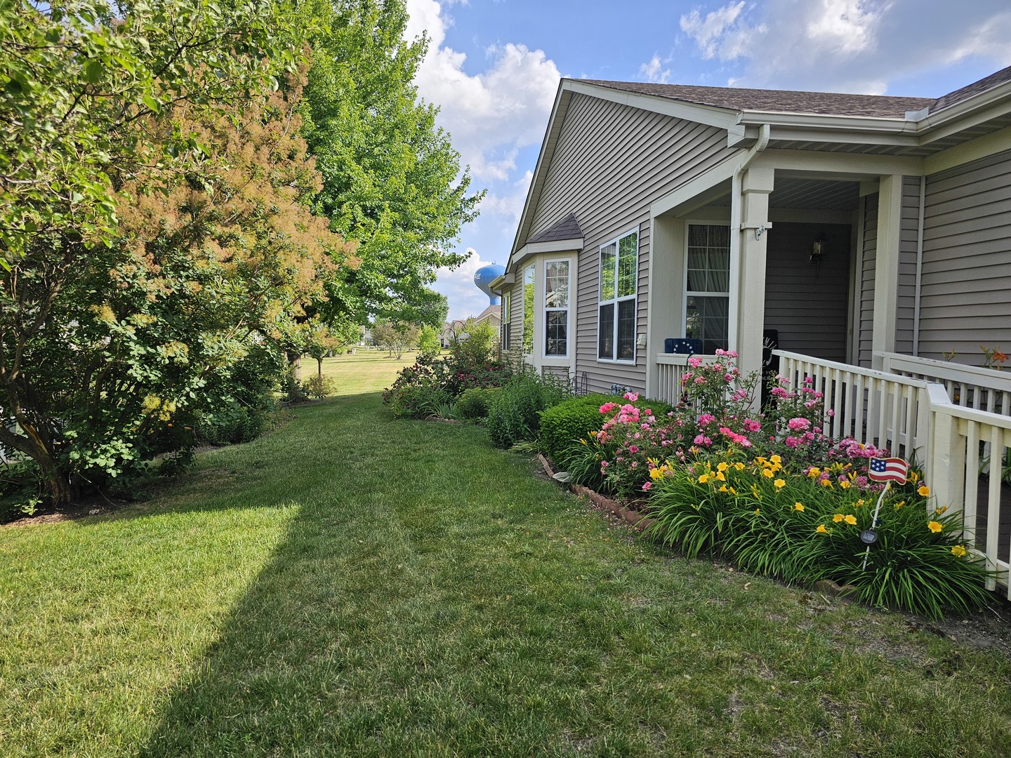 21201 Lily Lake Lane, Crest Hill, IL 60403