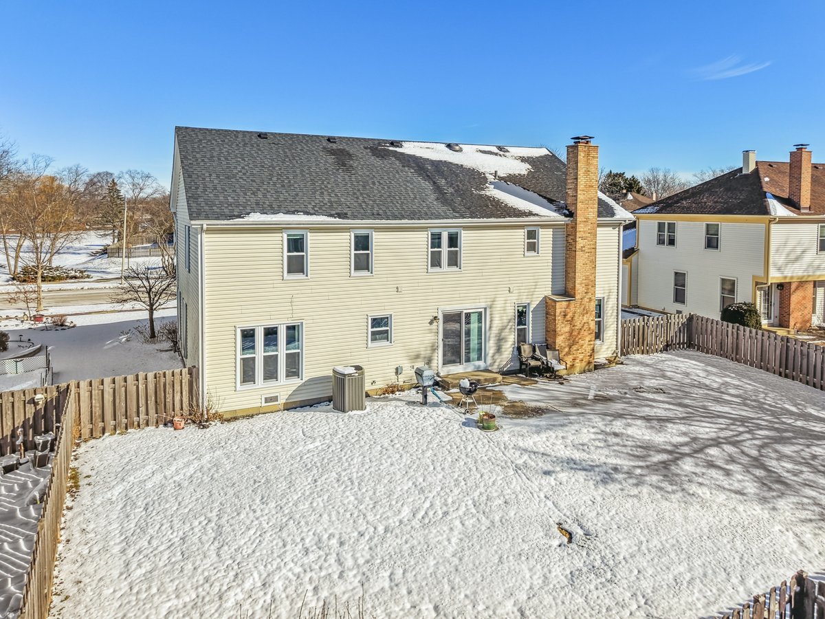 4210 N Walnut Avenue, Arlington Heights, IL 60004