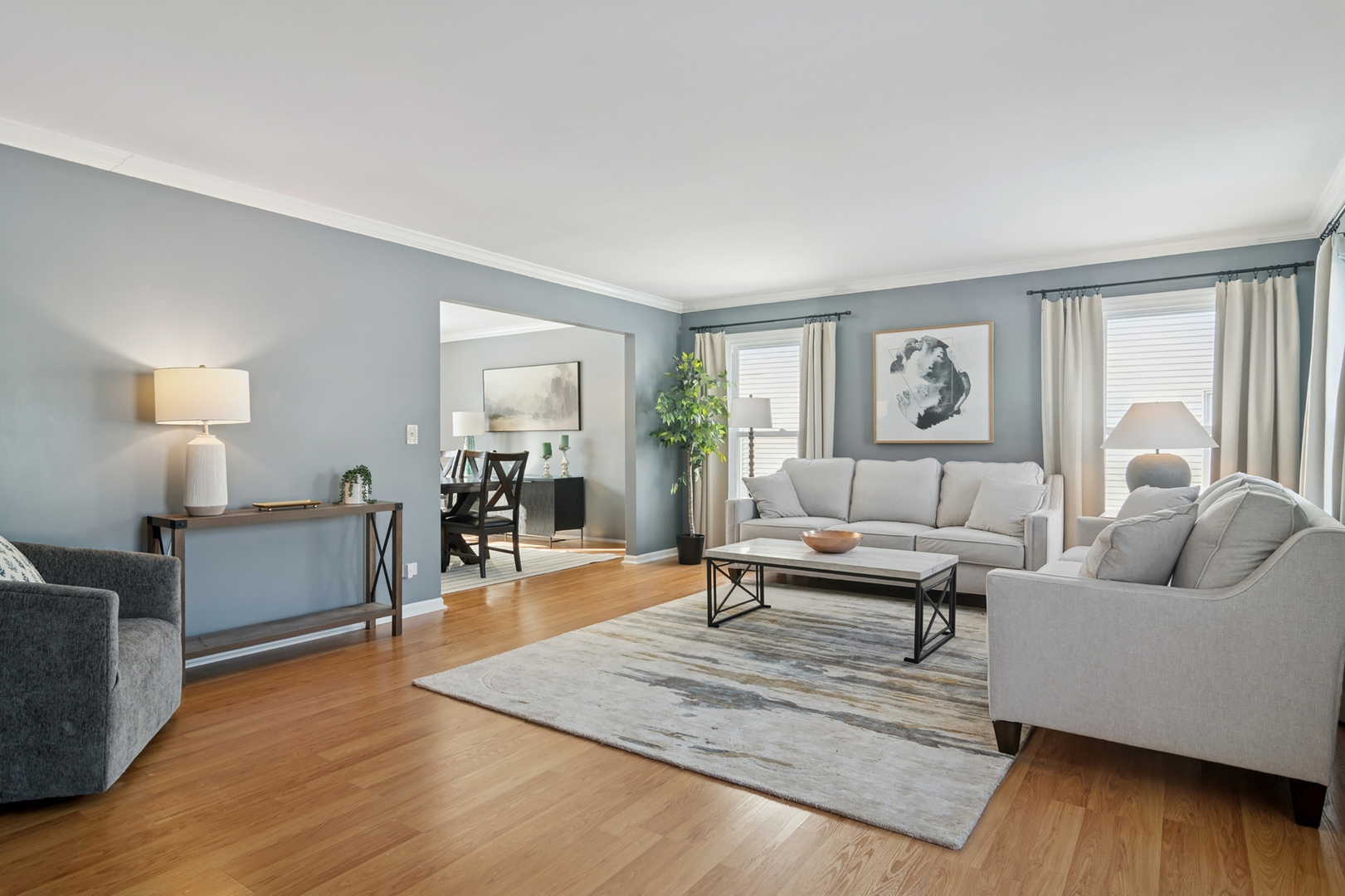 4210 N Walnut Avenue, Arlington Heights, IL 60004