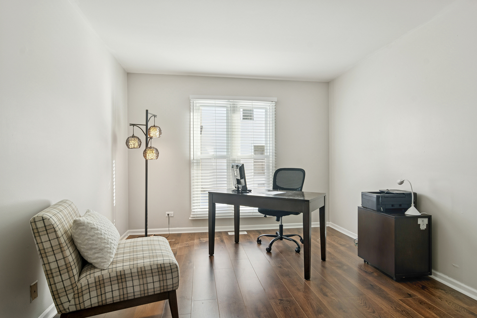 4210 N Walnut Avenue, Arlington Heights, IL 60004