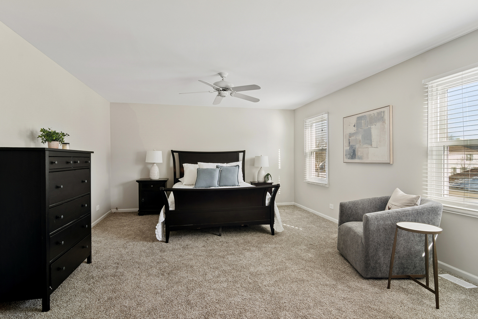 4210 N Walnut Avenue, Arlington Heights, IL 60004